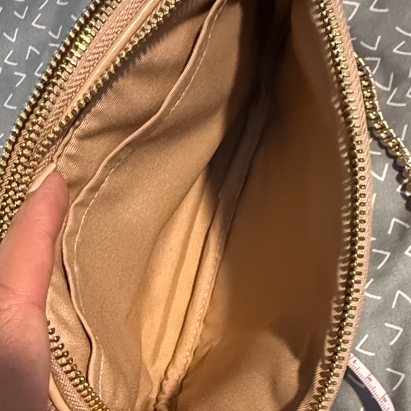 Coach Beige Crossbody Bag with Gold Chain - Picture 6 of 7